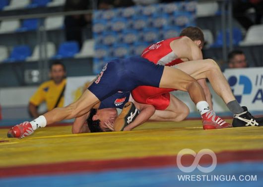 Фотоотчет с чемпионата Европы по вольной борьбе среди юниоров в Болгарии