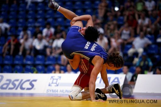 Фоторепортаж с чемпионата мира по спортивной борьбе среди юниорок