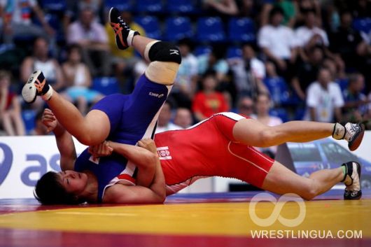 Фоторепортаж с чемпионата мира по спортивной борьбе среди юниорок