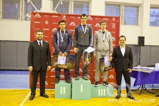 На киевском международном турнире - Oleynik Cup by Wrestling School восемь золотых медалей завоевали украинские борцы