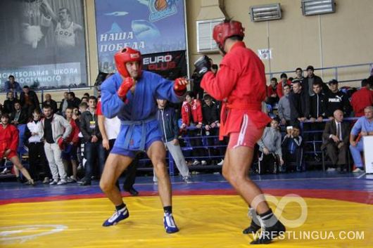 Результаты чемпионата Европы по боевому самбо среди мужчин, юношей и юниоров.