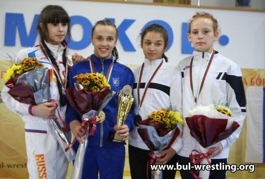 Вероника Рябоволова, Оксана Ливач и  Евгения Павлова Чемпионки Европы 2014 го года по борьбе! Сборная Украины лучшая команда турнира!